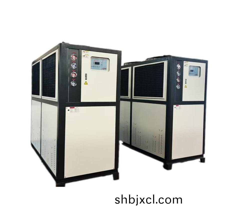 30HP低溫(wen)水(shui)冷式(shi)冷水機